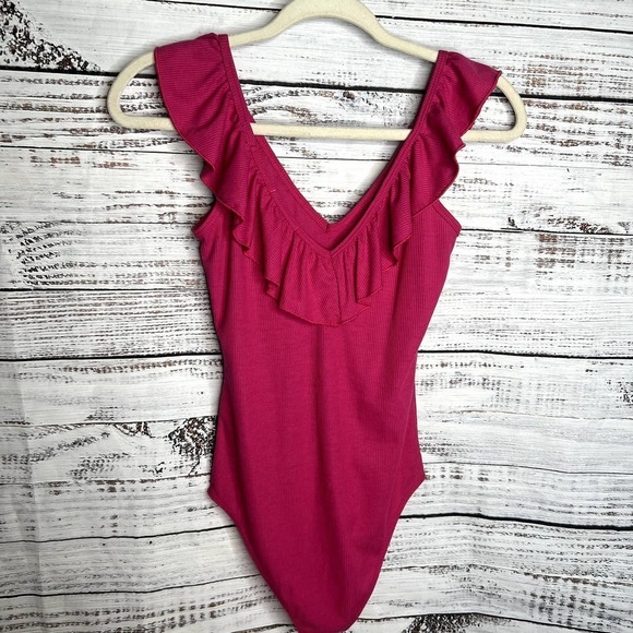 Socialite Ruffled Double V-Neck Sleeveless Bodysuit Pink XS - Picture 4 of 4